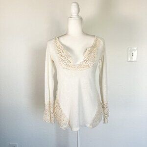 Buckle Gimmicks by BKE S Open Knit Lace V Neck Cream Top Lace Size Small